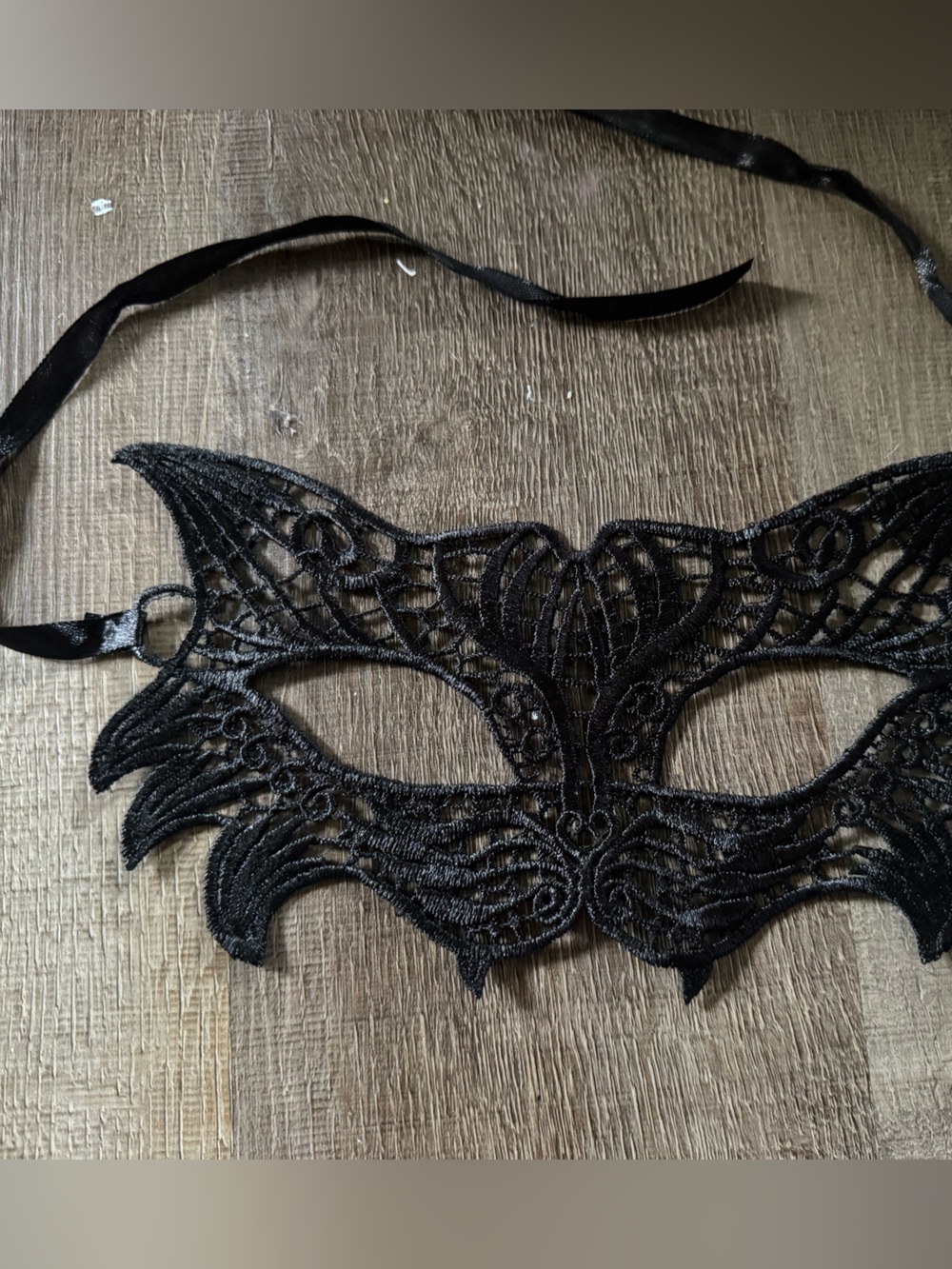 Delicate Black Lace Masquerade Mask - Women Accessories